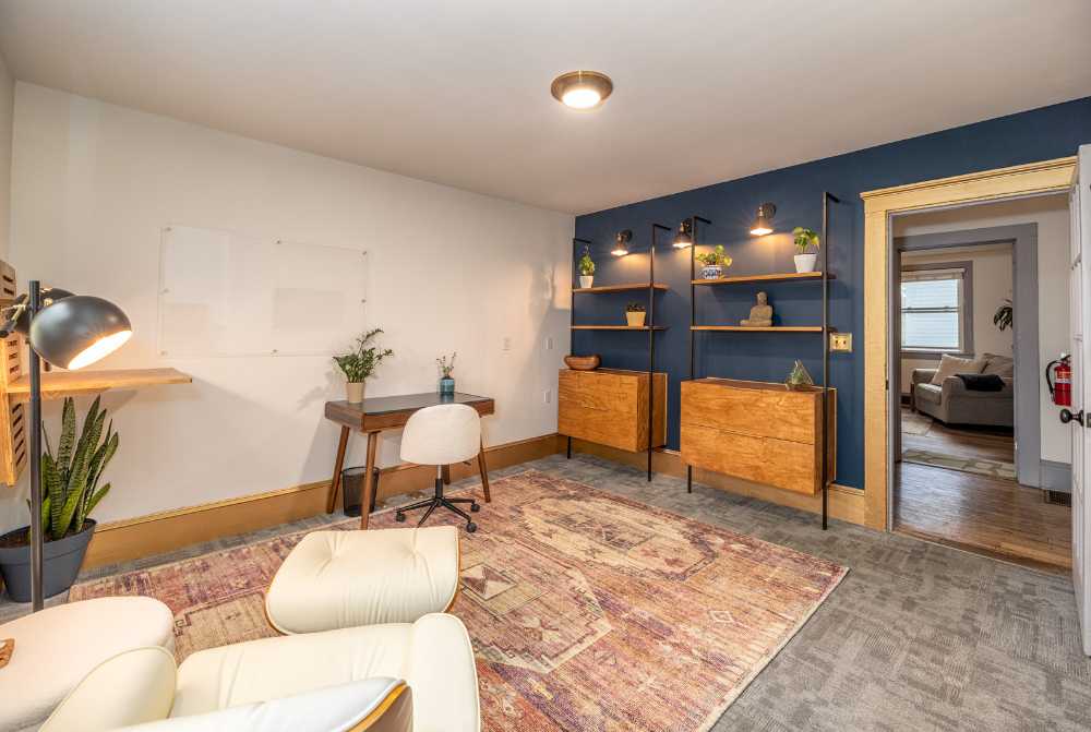 gold office space for lease